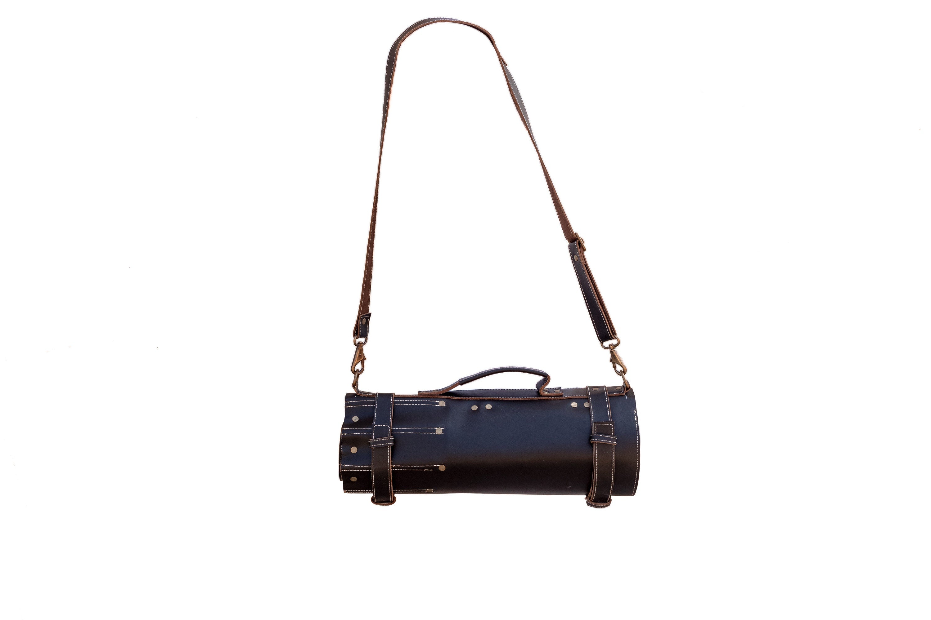 Leather knife roll, chef knife case in genuine leather, easy to carry and light weight.